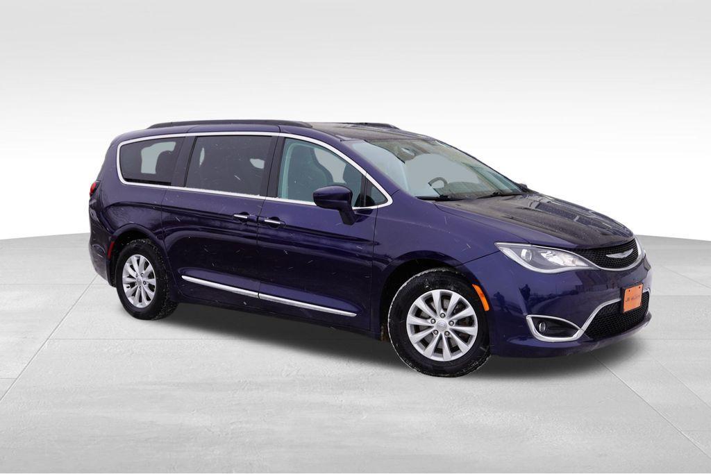 used 2017 Chrysler Pacifica car, priced at $13,227