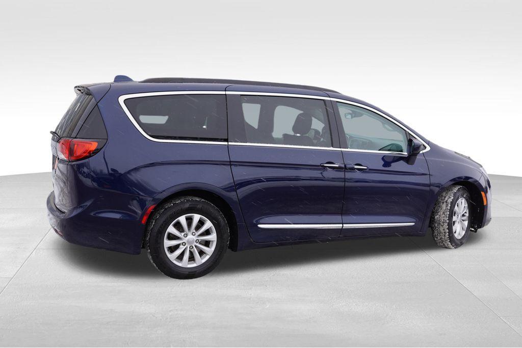 used 2017 Chrysler Pacifica car, priced at $13,227