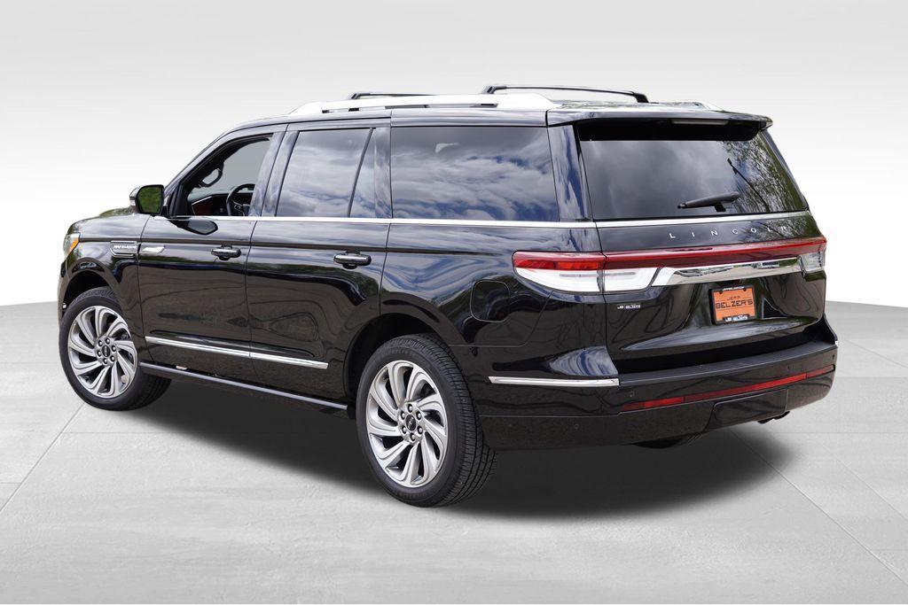 used 2022 Lincoln Navigator car, priced at $51,717