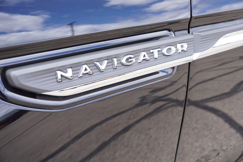 used 2022 Lincoln Navigator car, priced at $51,717