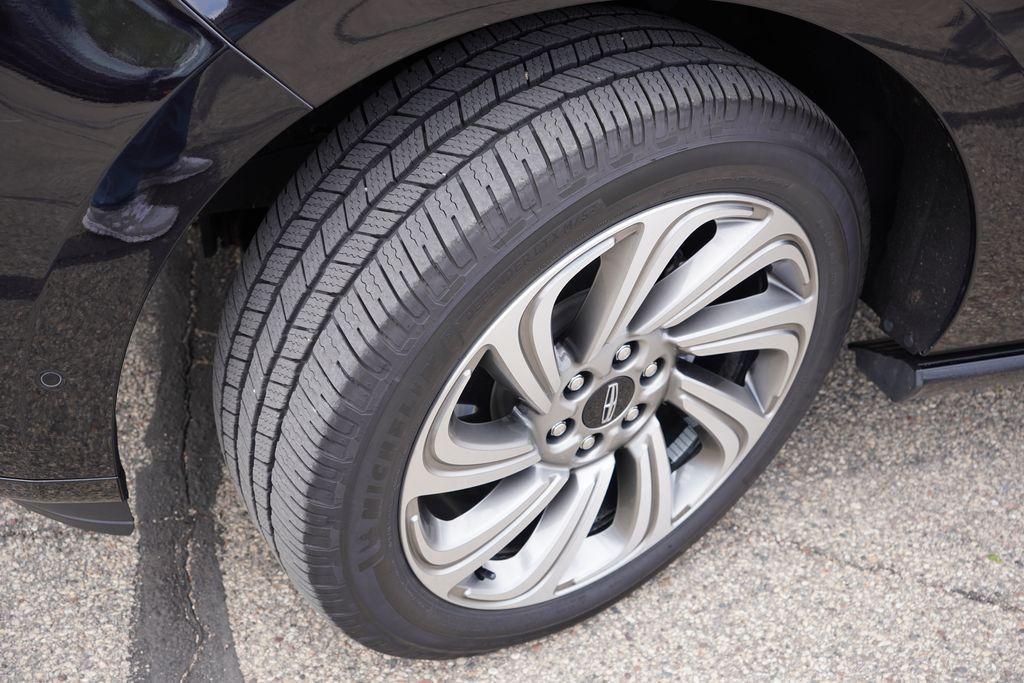 used 2022 Lincoln Navigator car, priced at $51,717