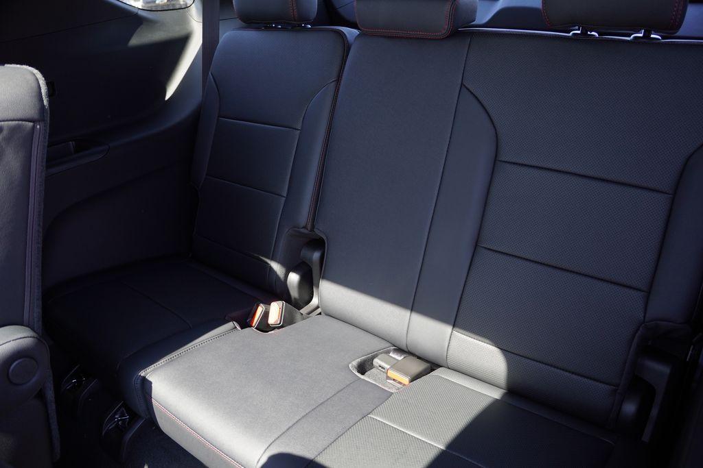 new 2026 Chevrolet Traverse car, priced at $49,015