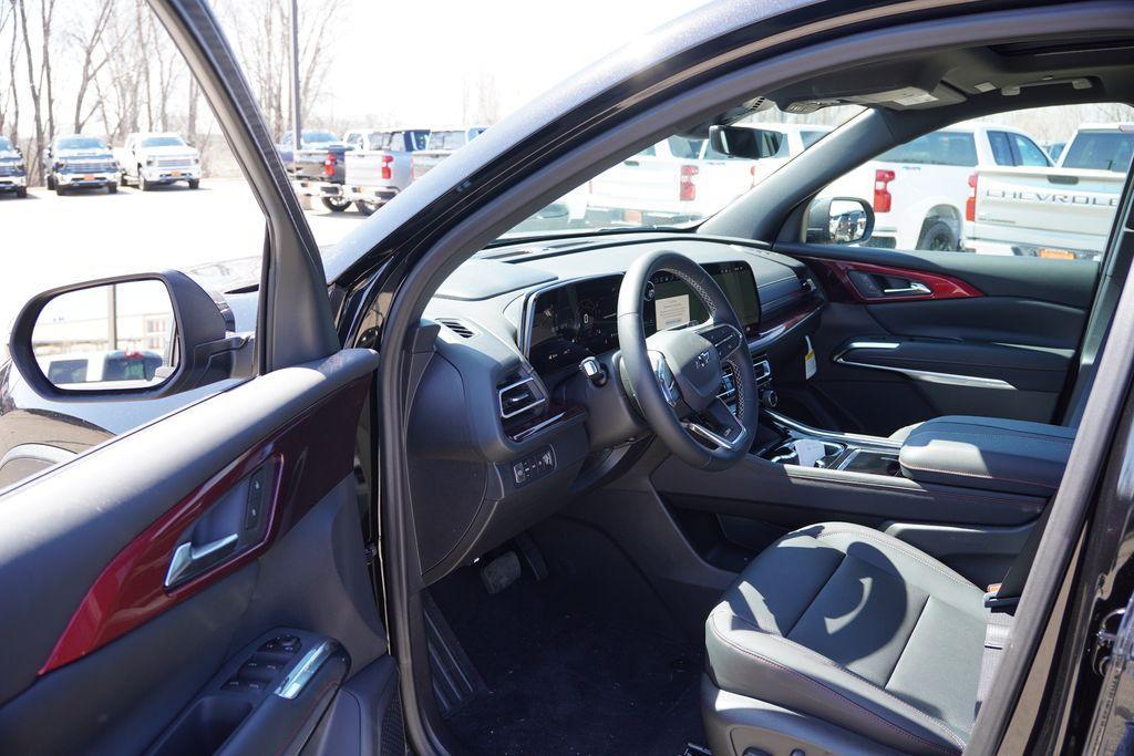 new 2026 Chevrolet Traverse car, priced at $49,015