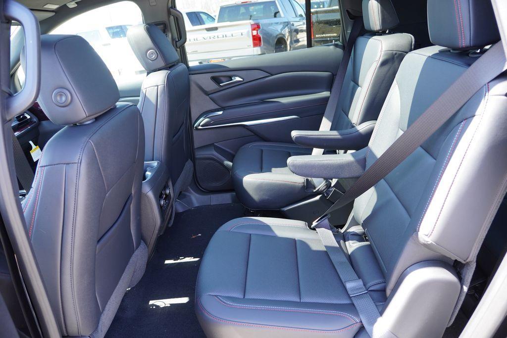 new 2026 Chevrolet Traverse car, priced at $49,015
