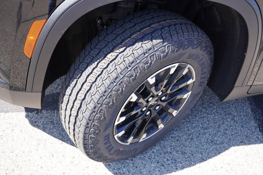 new 2026 Chevrolet Traverse car, priced at $49,015