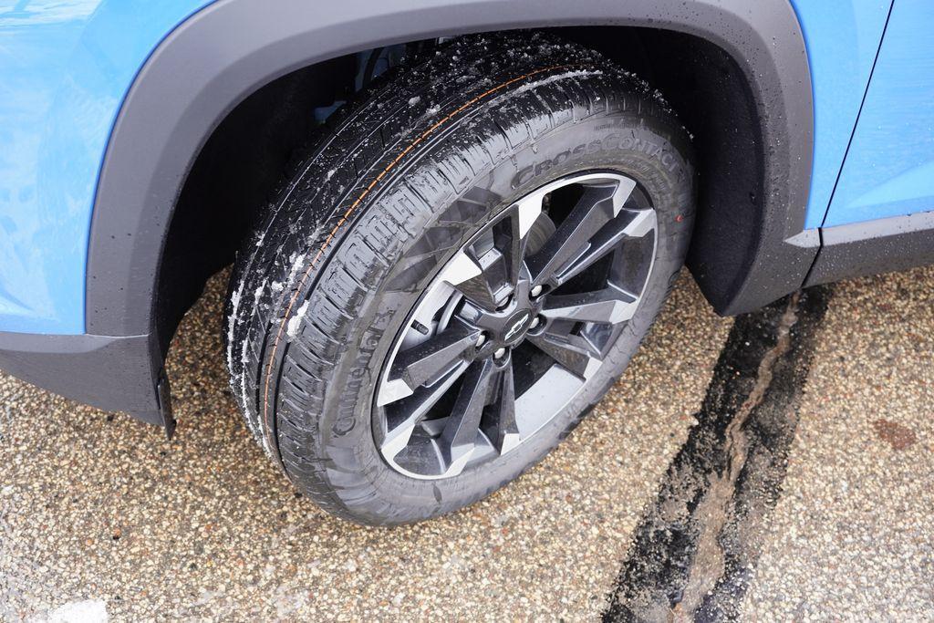 new 2026 Chevrolet Equinox car, priced at $33,695