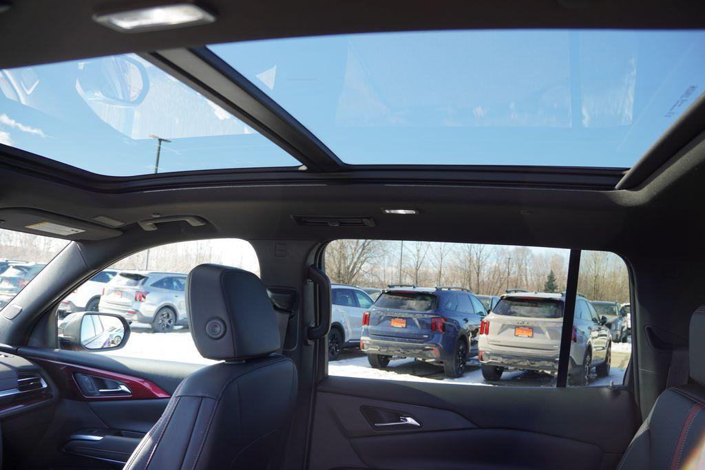 used 2024 Chevrolet Traverse car, priced at $48,851