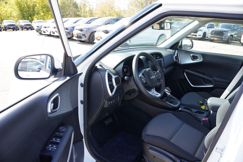 new 2025 Kia Soul car, priced at $19,348