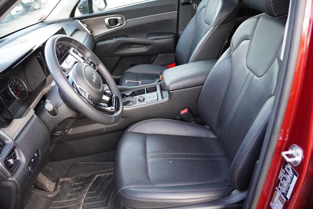 used 2023 Kia Sorento car, priced at $29,987