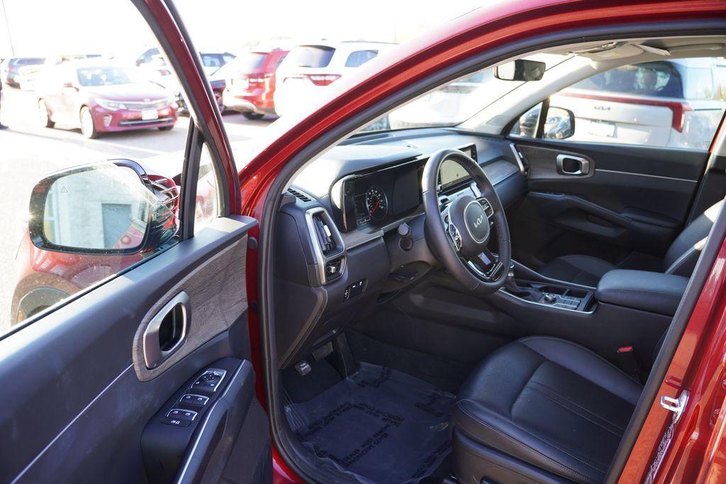 used 2023 Kia Sorento car, priced at $29,126
