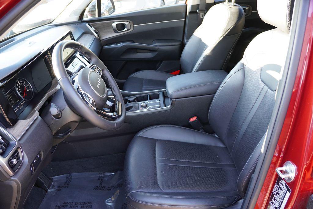 used 2023 Kia Sorento car, priced at $29,126