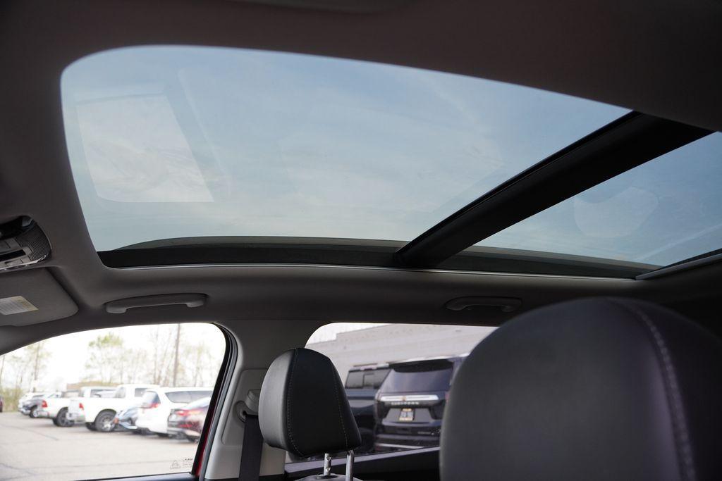 used 2023 Kia Sorento car, priced at $29,987