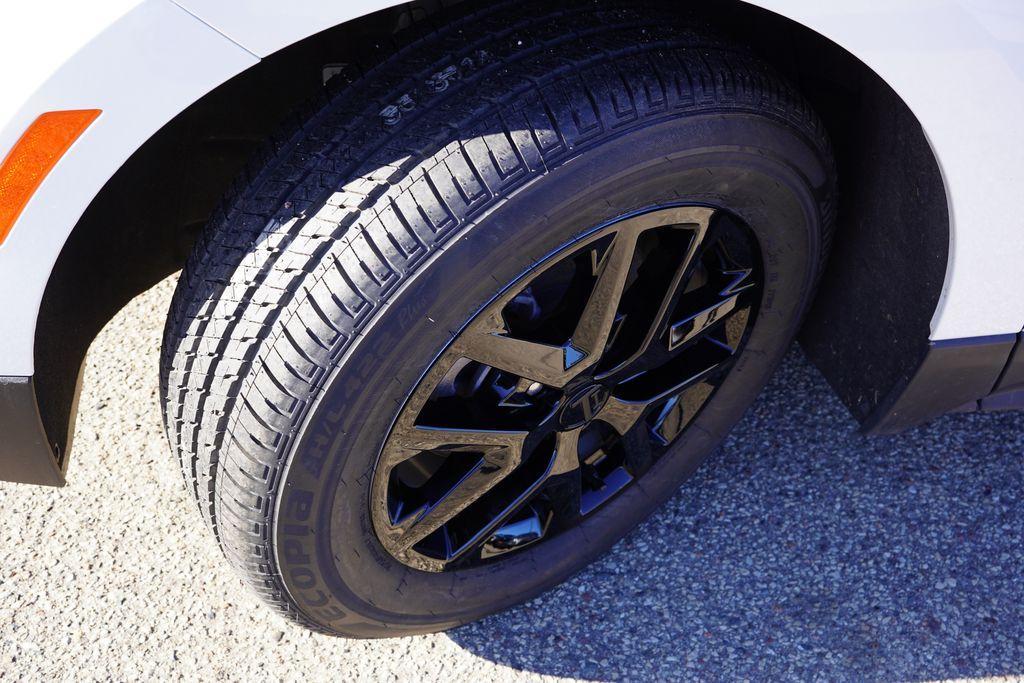 used 2023 Chevrolet Equinox car, priced at $21,323