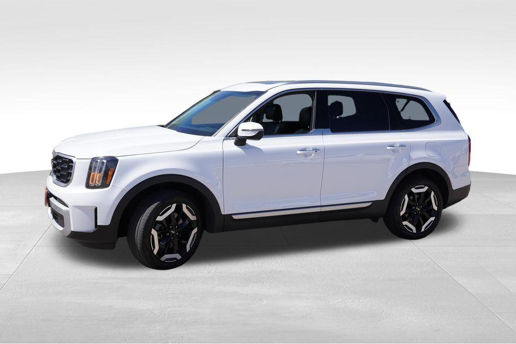 used 2024 Kia Telluride car, priced at $35,424