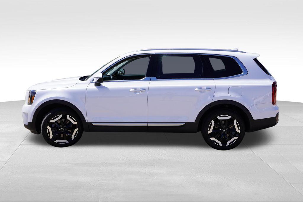 used 2024 Kia Telluride car, priced at $35,424