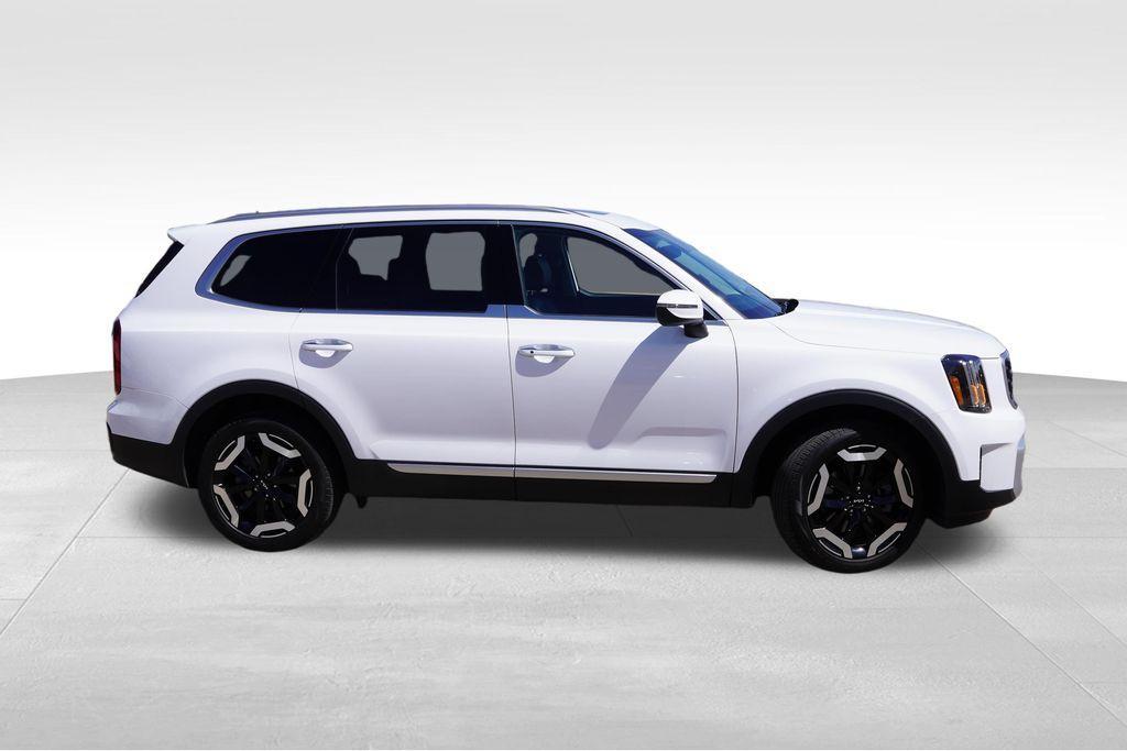 used 2024 Kia Telluride car, priced at $35,424