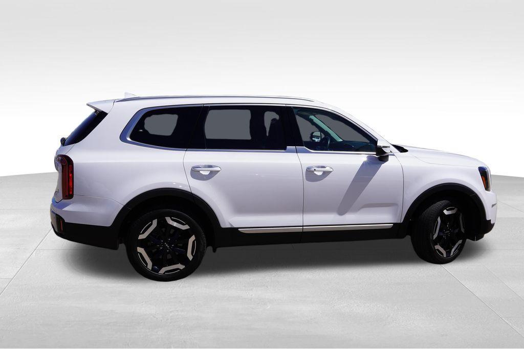 used 2024 Kia Telluride car, priced at $35,424