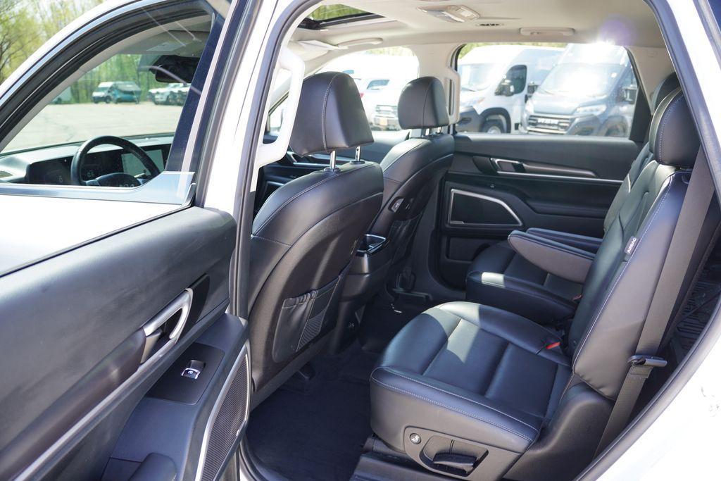 used 2024 Kia Telluride car, priced at $35,424