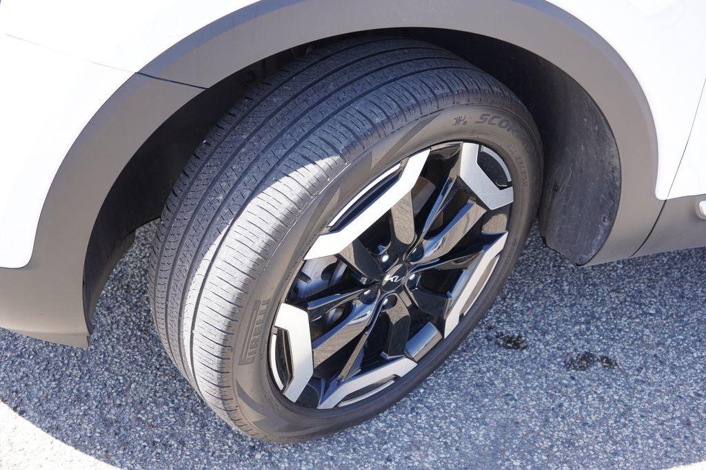 used 2024 Kia Telluride car, priced at $35,424