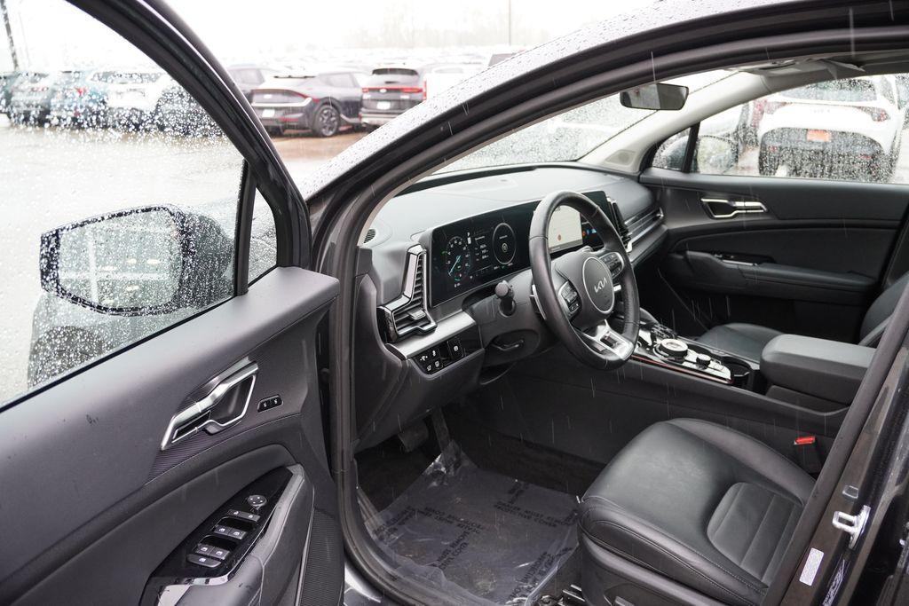 used 2025 Kia Sportage Hybrid car, priced at $32,998