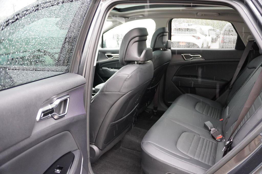 used 2025 Kia Sportage Hybrid car, priced at $32,998