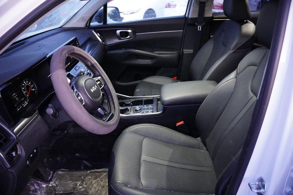 used 2023 Kia Sorento car, priced at $24,936