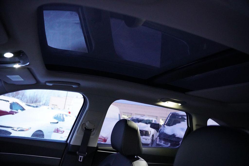 used 2023 Kia Sorento car, priced at $24,936