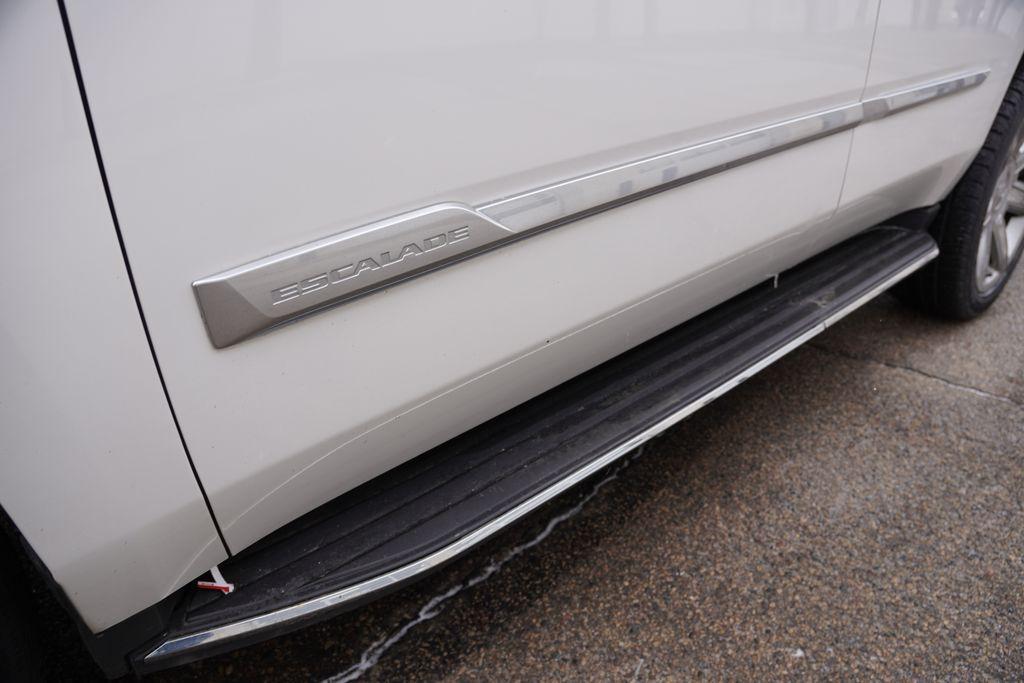 used 2020 Cadillac Escalade car, priced at $37,388