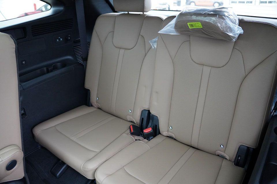 new 2026 Kia Sorento car, priced at $42,777