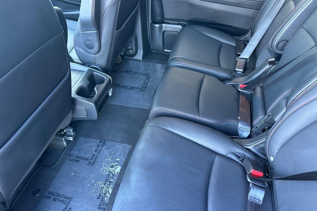 used 2025 Honda Odyssey car, priced at $38,453