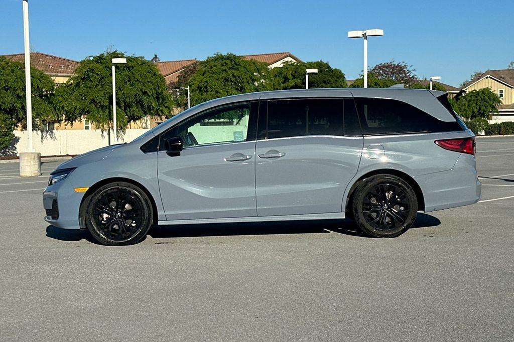 used 2025 Honda Odyssey car, priced at $38,453