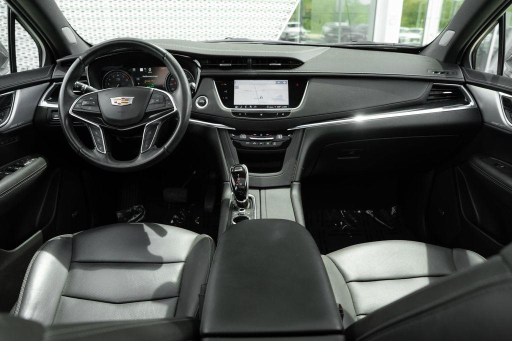 used 2021 Cadillac XT5 car, priced at $30,318