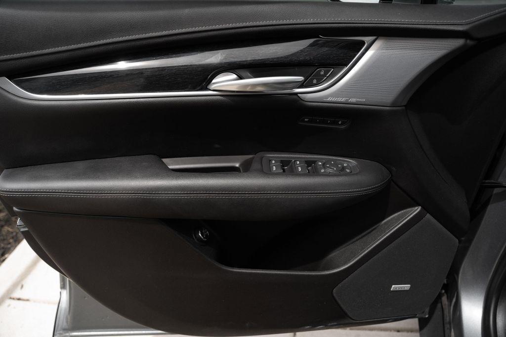 used 2021 Cadillac XT5 car, priced at $30,318