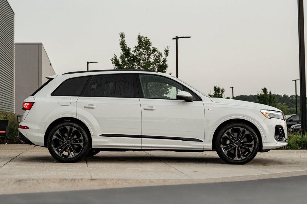 new 2026 Audi Q7 car, priced at $72,977