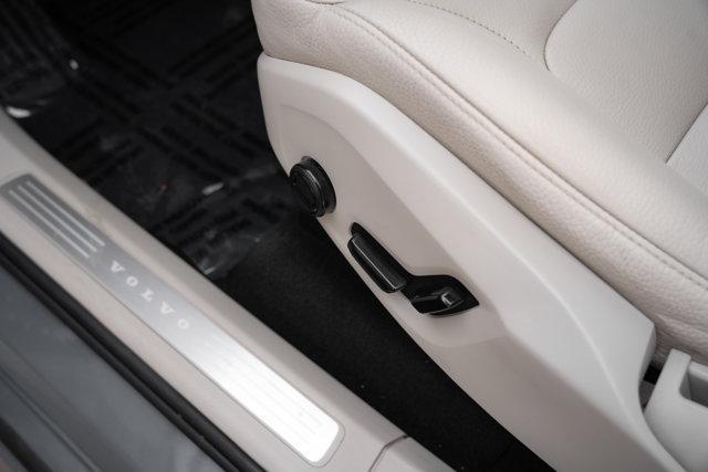 used 2022 Volvo XC90 car, priced at $28,905