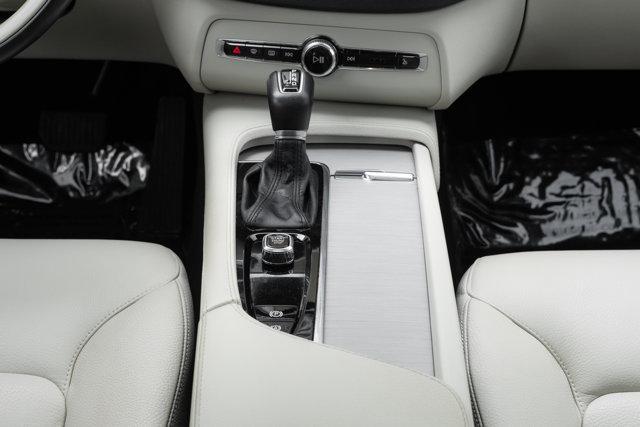 used 2022 Volvo XC90 car, priced at $28,905