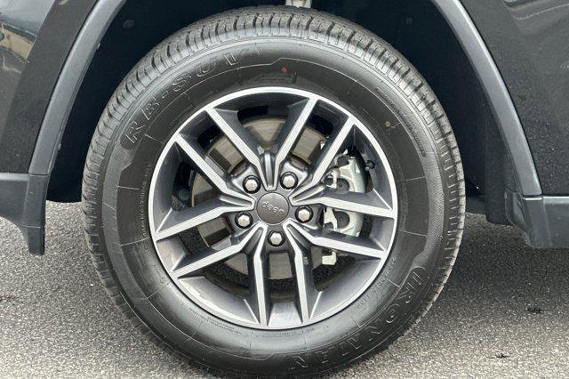 used 2024 Jeep Grand Cherokee car, priced at $31,996