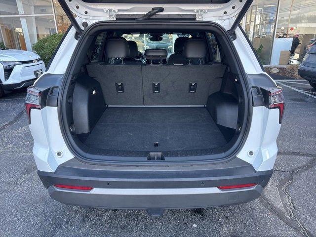 used 2025 Chevrolet Equinox car, priced at $25,462