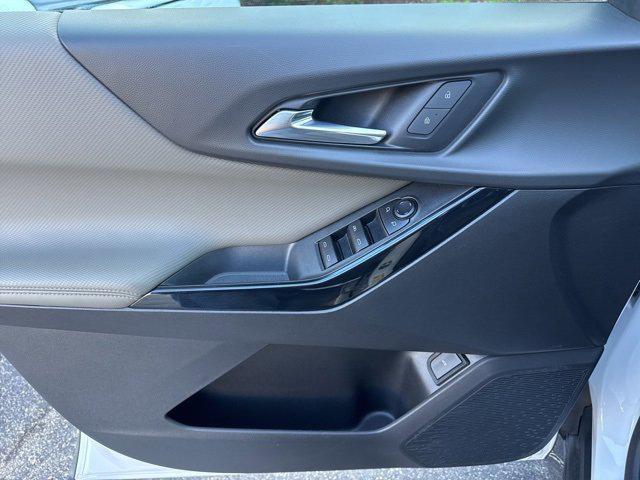 used 2025 Chevrolet Equinox car, priced at $25,462