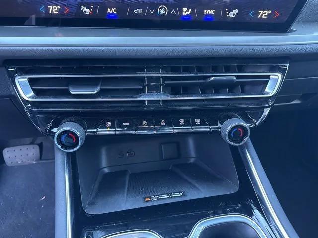 used 2025 Chevrolet Traverse car, priced at $35,630