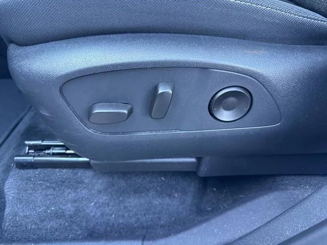 used 2025 Chevrolet Traverse car, priced at $35,630