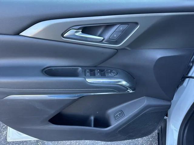 used 2025 Chevrolet Traverse car, priced at $35,630