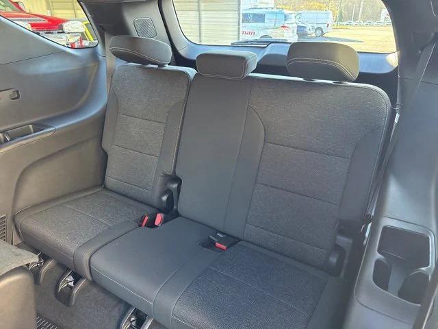 new 2025 Chevrolet Traverse car, priced at $43,344