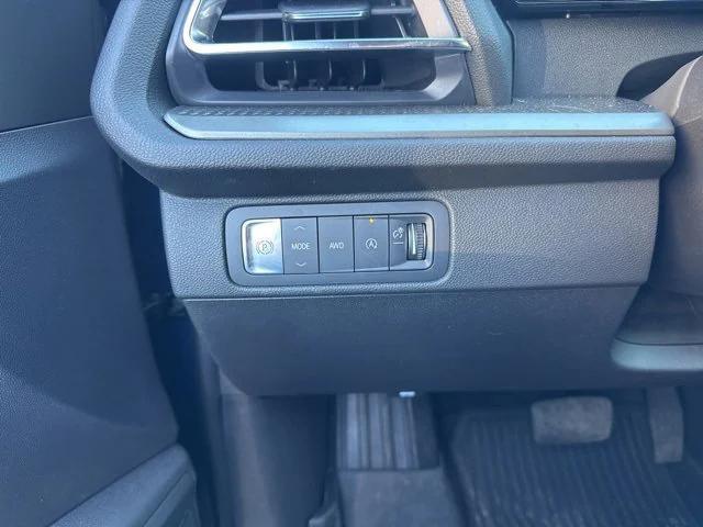 new 2025 Chevrolet Traverse car, priced at $43,344