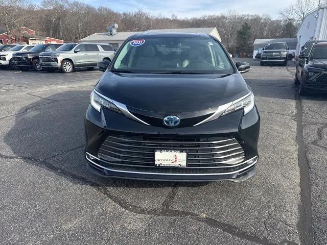 used 2021 Toyota Sienna car, priced at $38,328