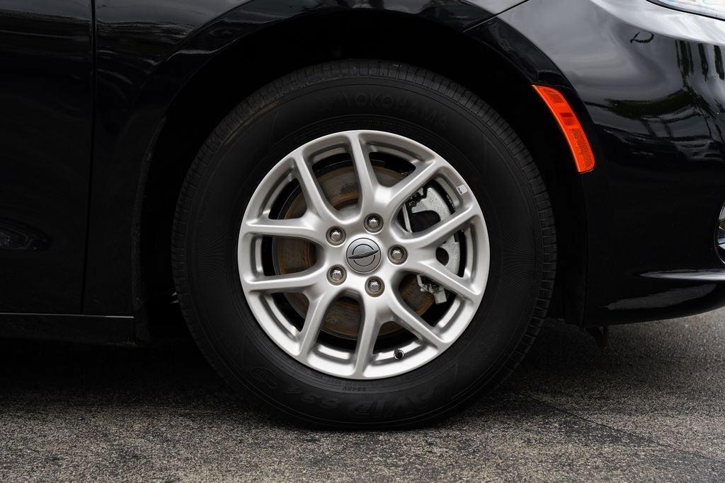 used 2024 Chrysler Pacifica car, priced at $24,400