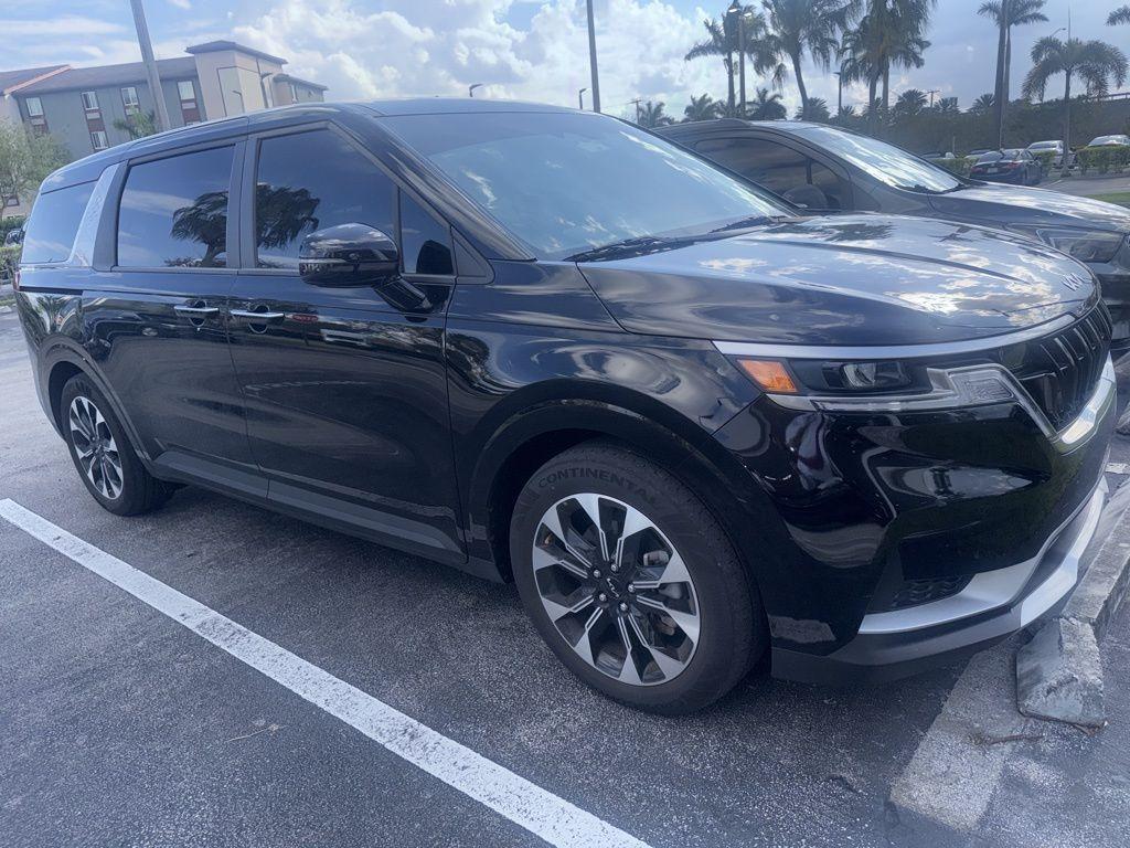 used 2024 Kia Carnival car, priced at $33,995