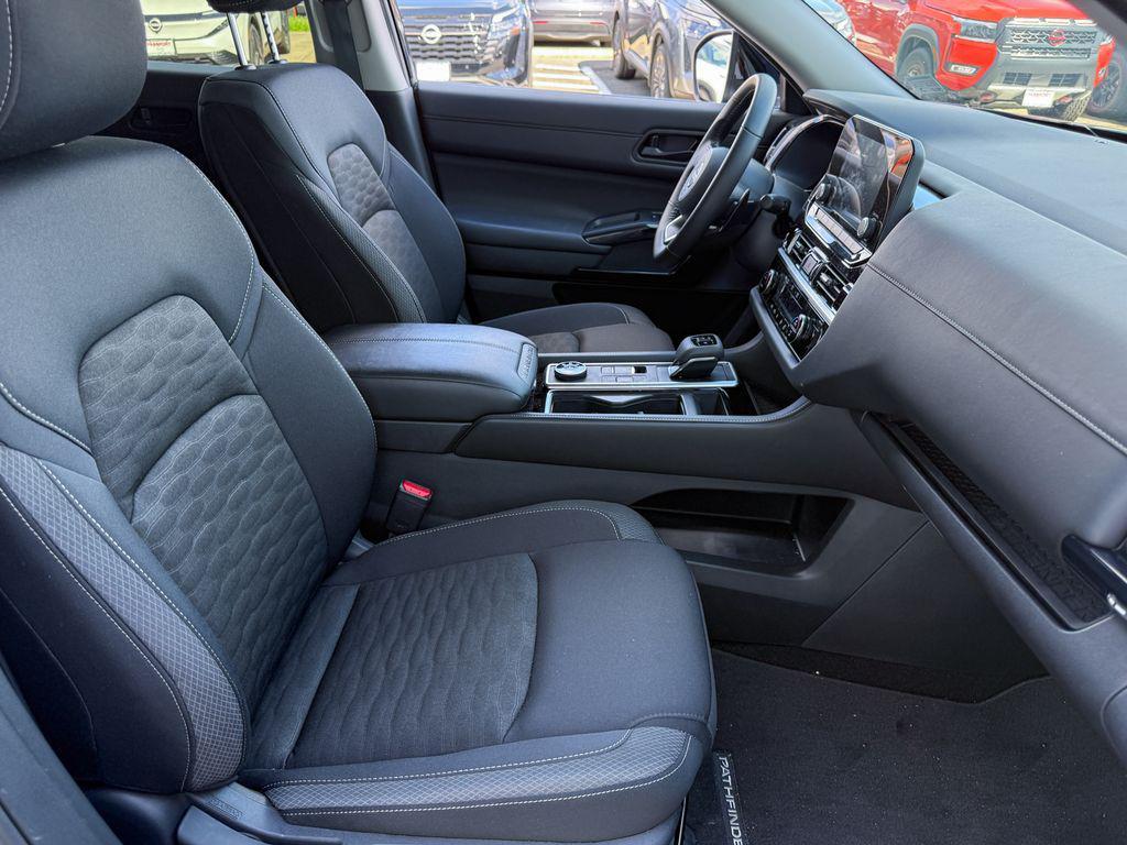 used 2025 Nissan Pathfinder car, priced at $33,500