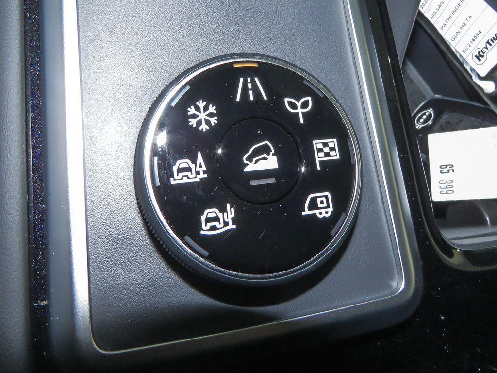 used 2025 Nissan Pathfinder car, priced at $33,500