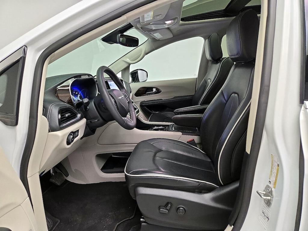 used 2024 Chrysler Pacifica car, priced at $32,998